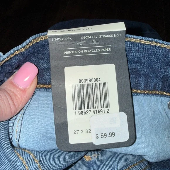 Levi's Relaxed Fit Women’s Denim Jeans - Picture 3 of 5